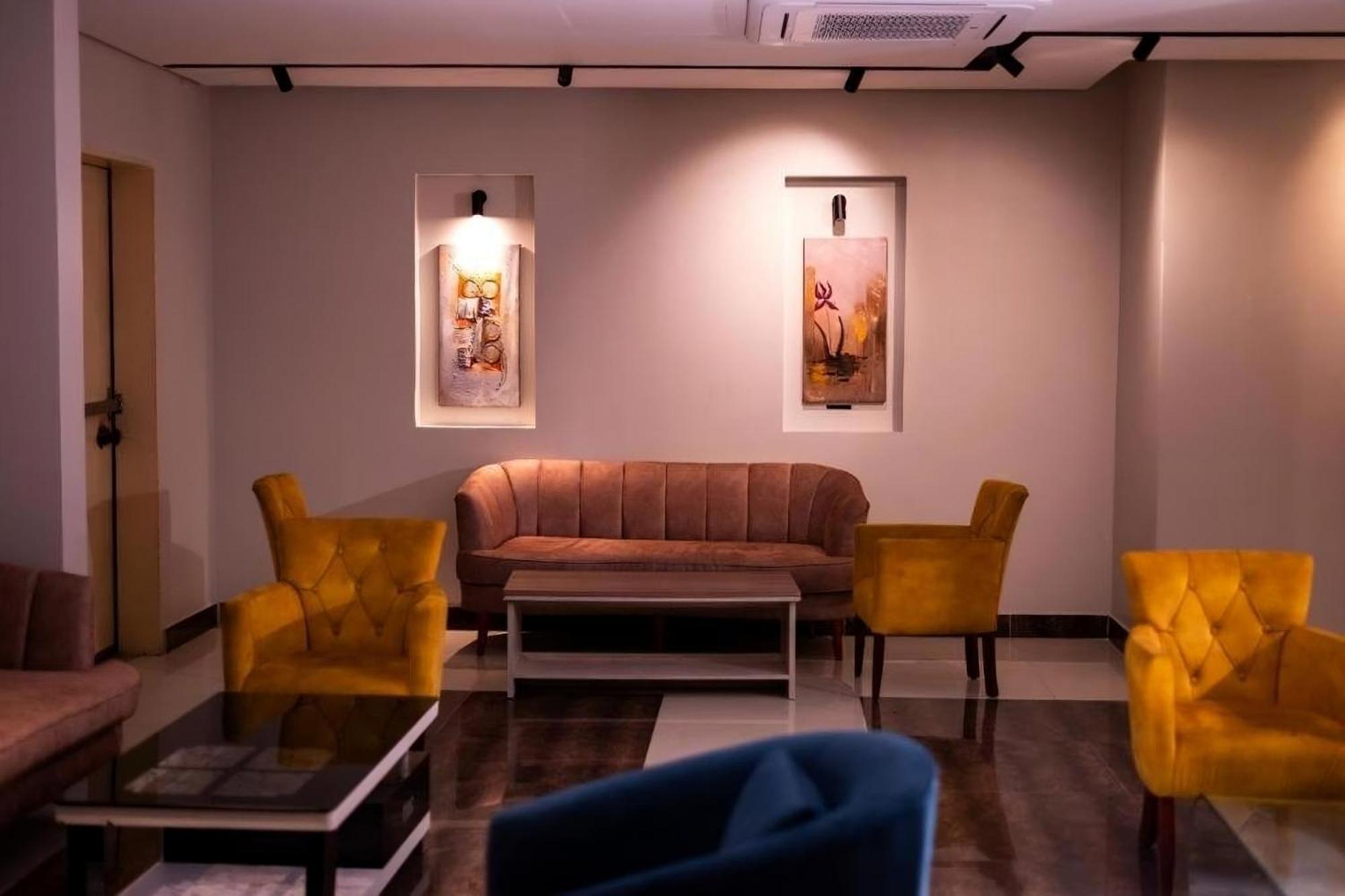 Ahlin Suites Riyadh Bagian luar foto