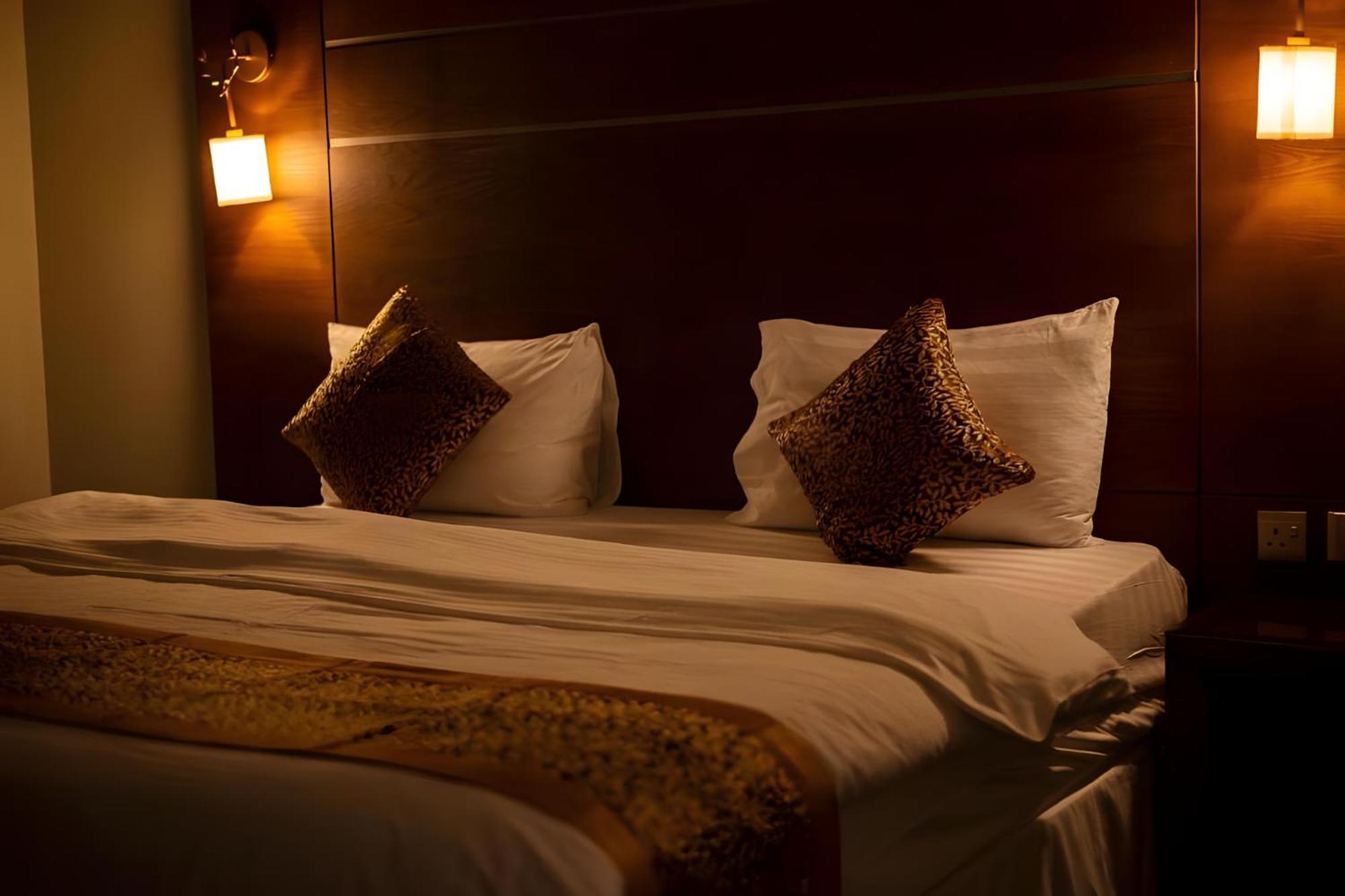 Ahlin Suites Riyadh Bagian luar foto